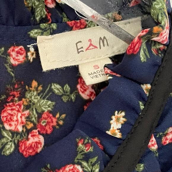 EM Flutter Sleeve Top Sz S - Picture 6 of 6